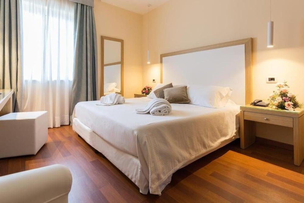 Hotel Villa Esperia Palermo Buitenkant foto