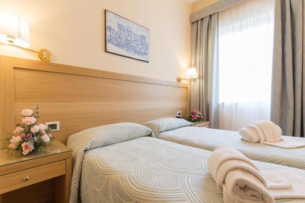 Hotel Villa Esperia Palermo Buitenkant foto